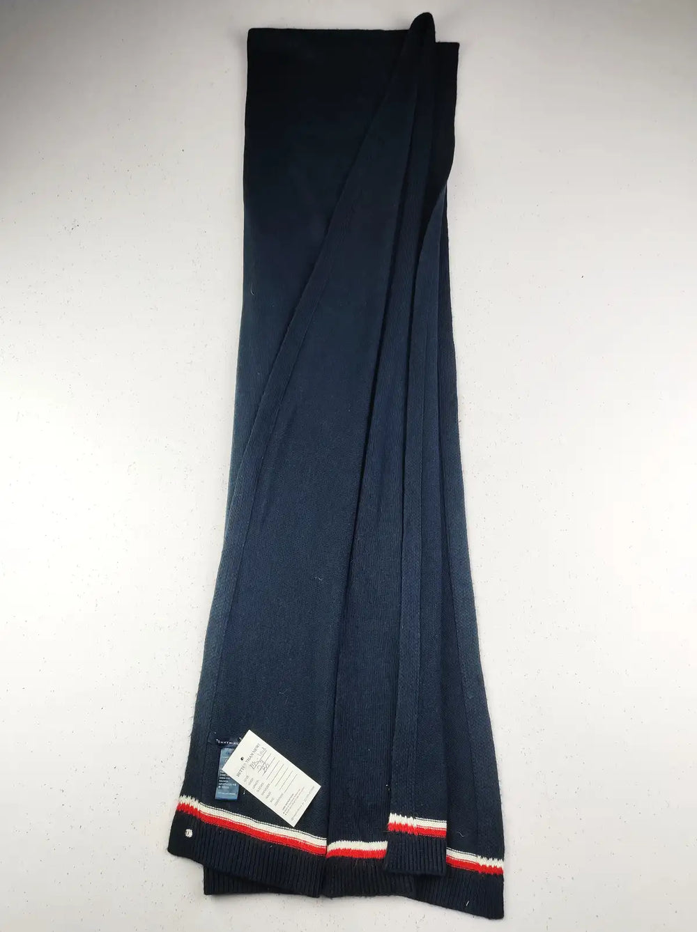 Buy online pre-used pre-loved 100% authentic & Original branded Tommy Hilfiger (MS-448) available in Pakistan. Top international brands avilable.