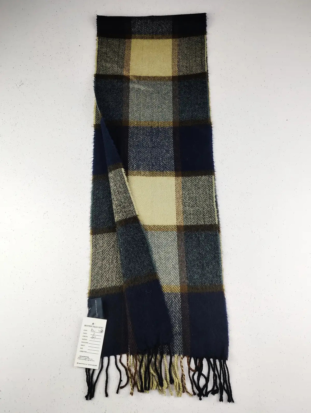 Buy online pre-used pre-loved 100% authentic & Original branded Tommy Hilfiger (MS-450) available in Pakistan. Top international brands avilable.