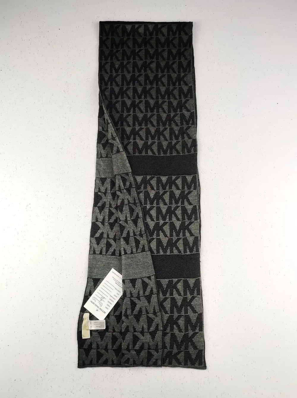 Buy online pre-used pre-loved 100% authentic & Original branded Michael Kors (MS-454) available in Pakistan. Top international brands avilable.