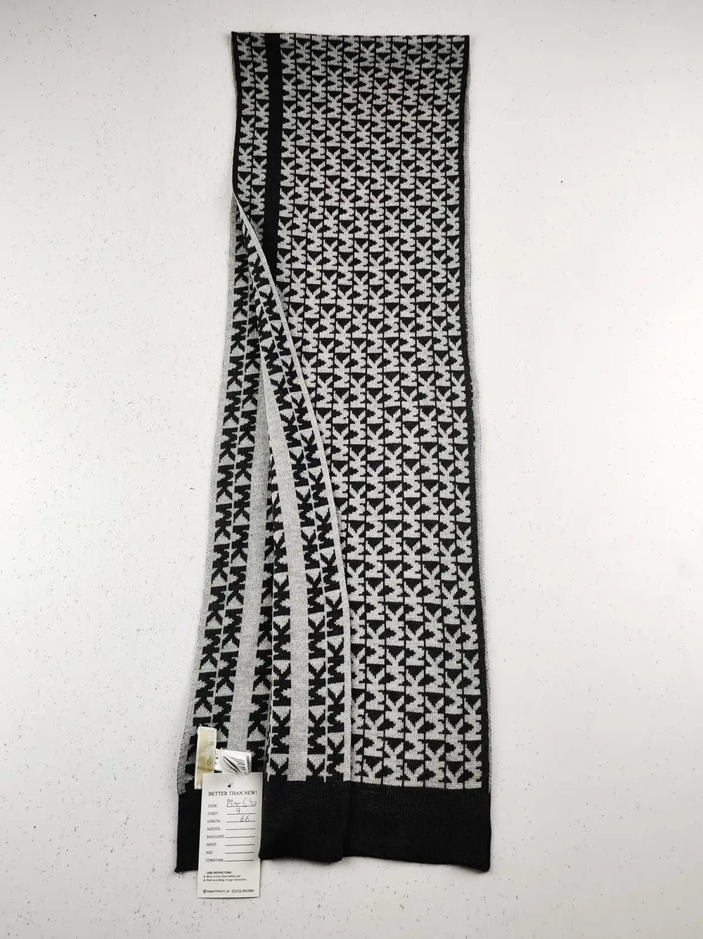 Buy online pre-used pre-loved 100% authentic & Original branded Michael Kors (MS-540) available in Pakistan. Top international brands avilable.