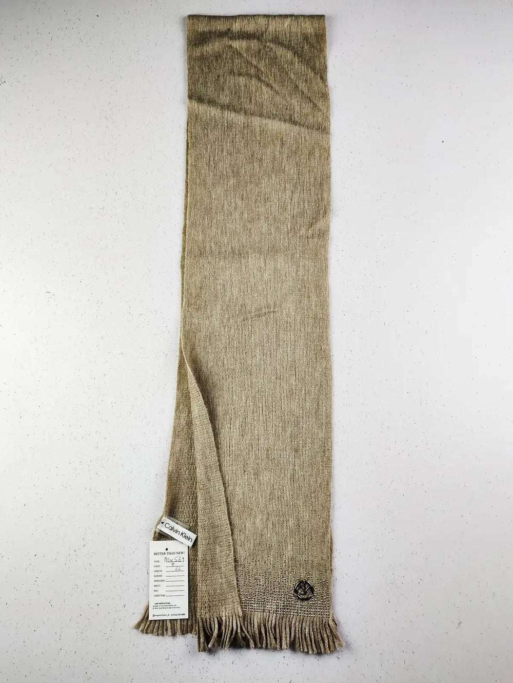 Buy online pre-used pre-loved 100% authentic & Original branded Calvin Klein (MS-569) available in Pakistan. Top international brands avilable.