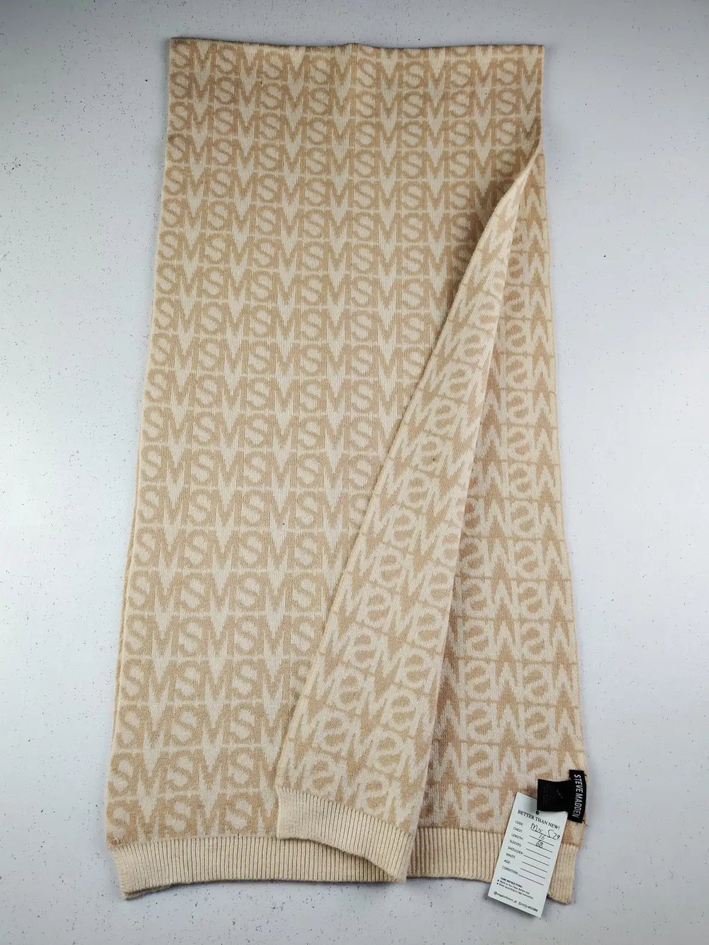 Buy online pre-used pre-loved 100% authentic & Original branded Steve Madden (MS-579) available in Pakistan. Top international brands avilable.