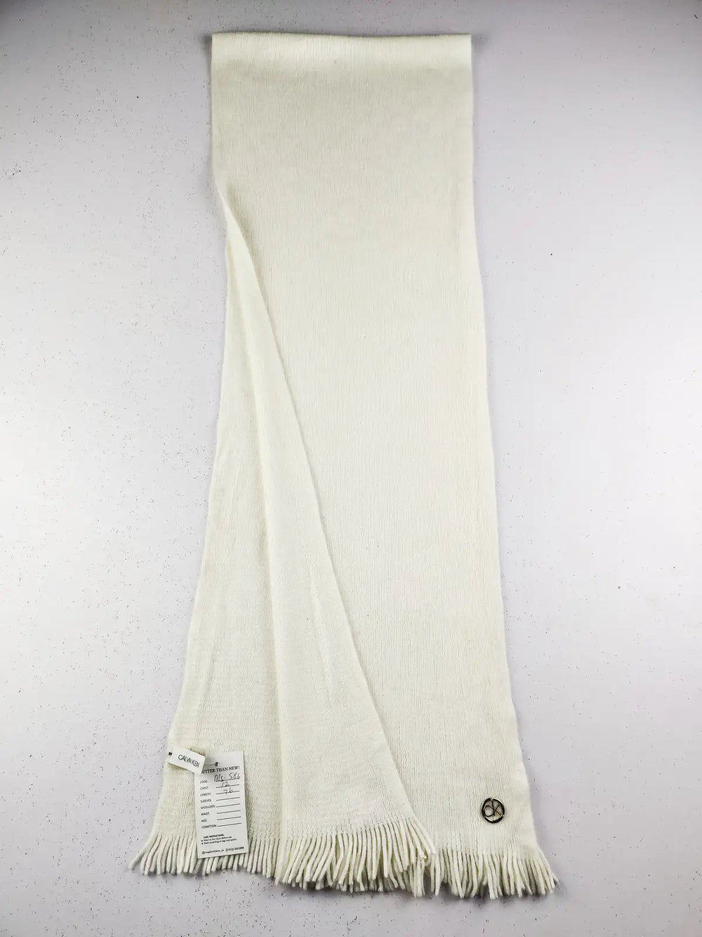 Buy online pre-used pre-loved 100% authentic & Original branded Calvin Klein (MS-586) available in Pakistan. Top international brands avilable.