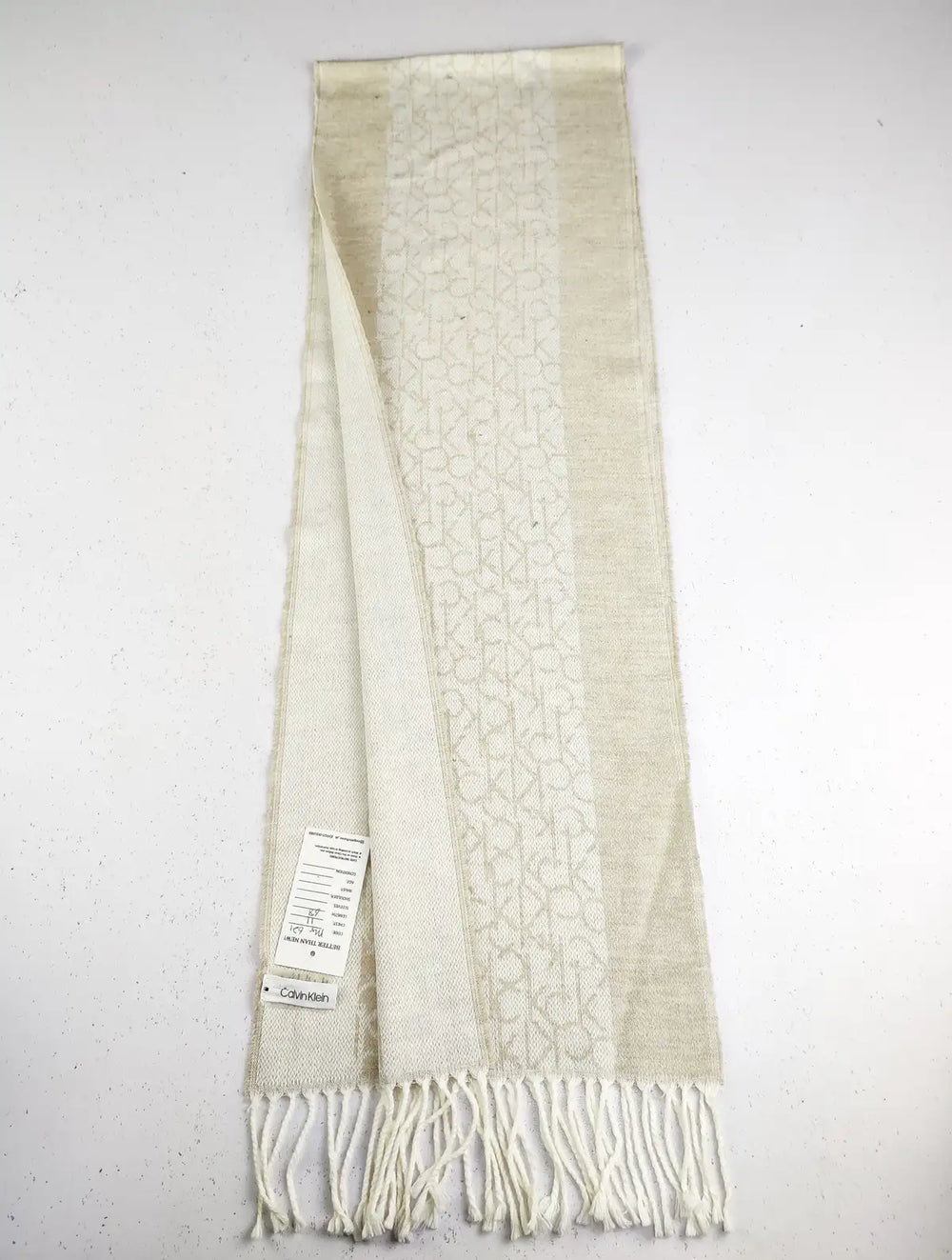 Buy online pre-used pre-loved 100% authentic & Original branded Calvin Klein (MS-621) available in Pakistan. Top international brands avilable.