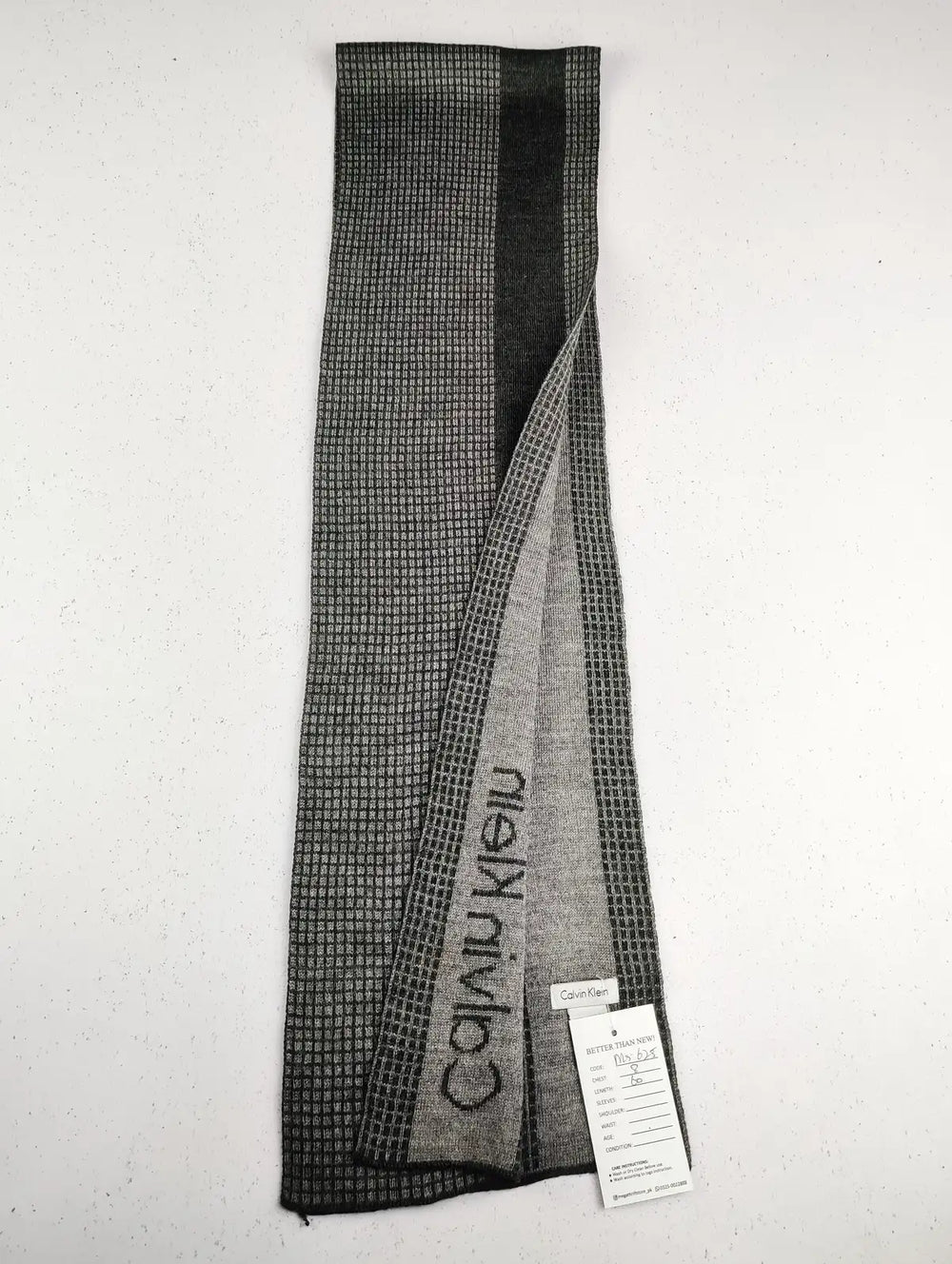 Buy online pre-used pre-loved 100% authentic & Original branded Calvin Klein (MS-625) available in Pakistan. Top international brands avilable.