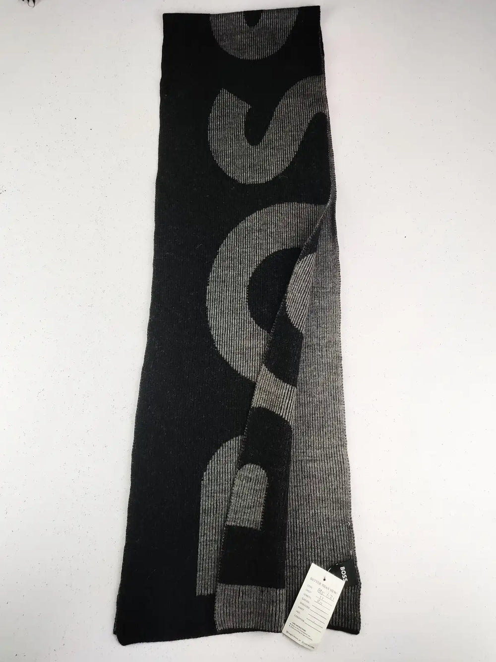 Buy online pre-used pre-loved 100% authentic & Original branded Hugo Boss (MS-631) available in Pakistan. Top international brands avilable.