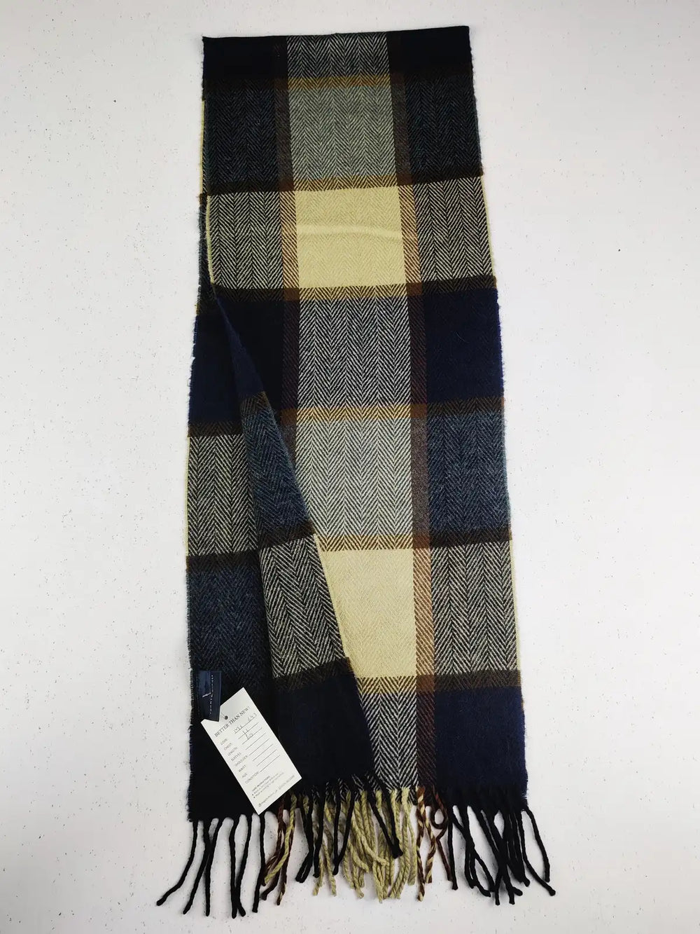 Buy online pre-used pre-loved 100% authentic & Original branded Tommy Hilfiger (MS-643) available in Pakistan. Top international brands avilable.