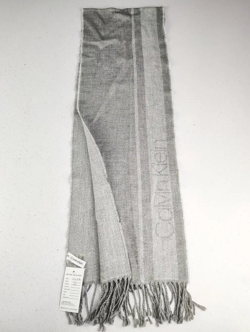 Buy online pre-used pre-loved 100% authentic & Original branded Calvin Klein (MS-670) available in Pakistan. Top international brands avilable.