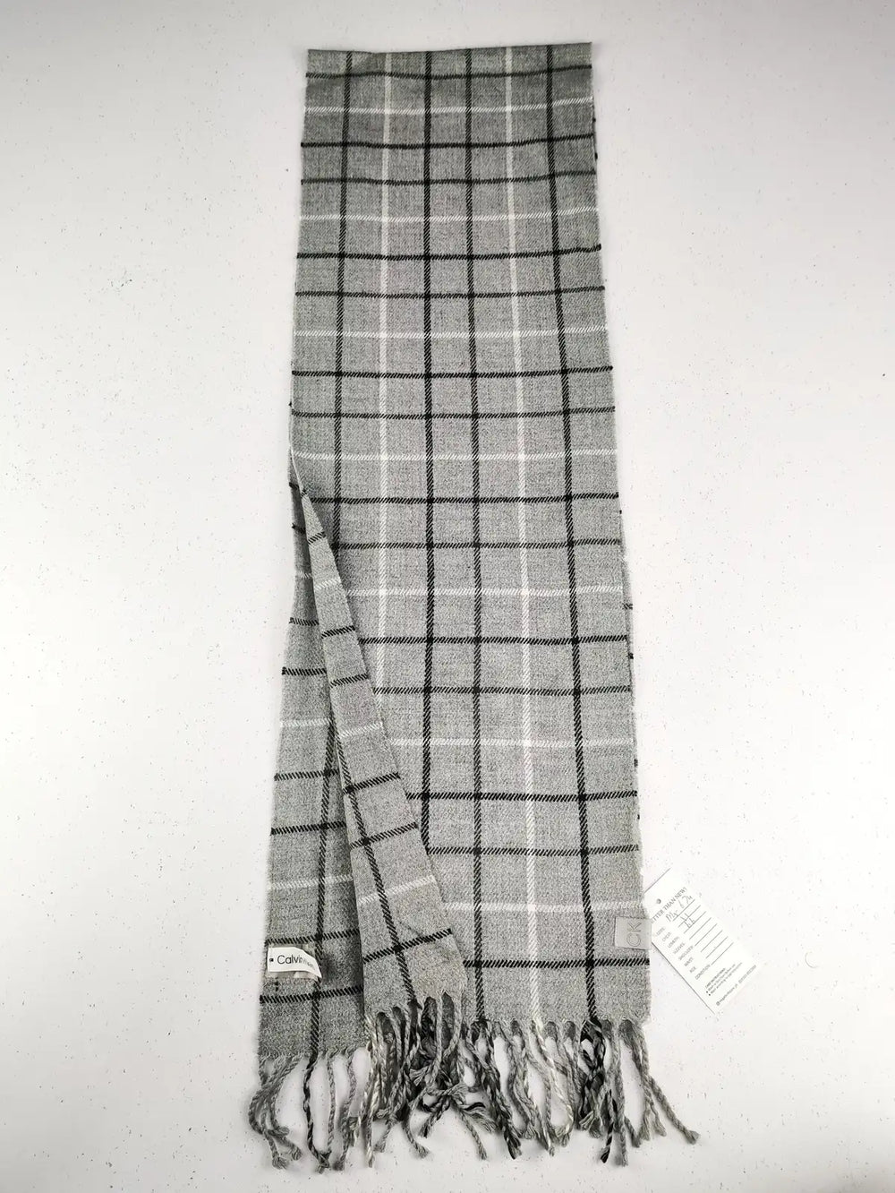 Buy online pre-used pre-loved 100% authentic & Original branded Calvin Klein (MS-674) available in Pakistan. Top international brands avilable.