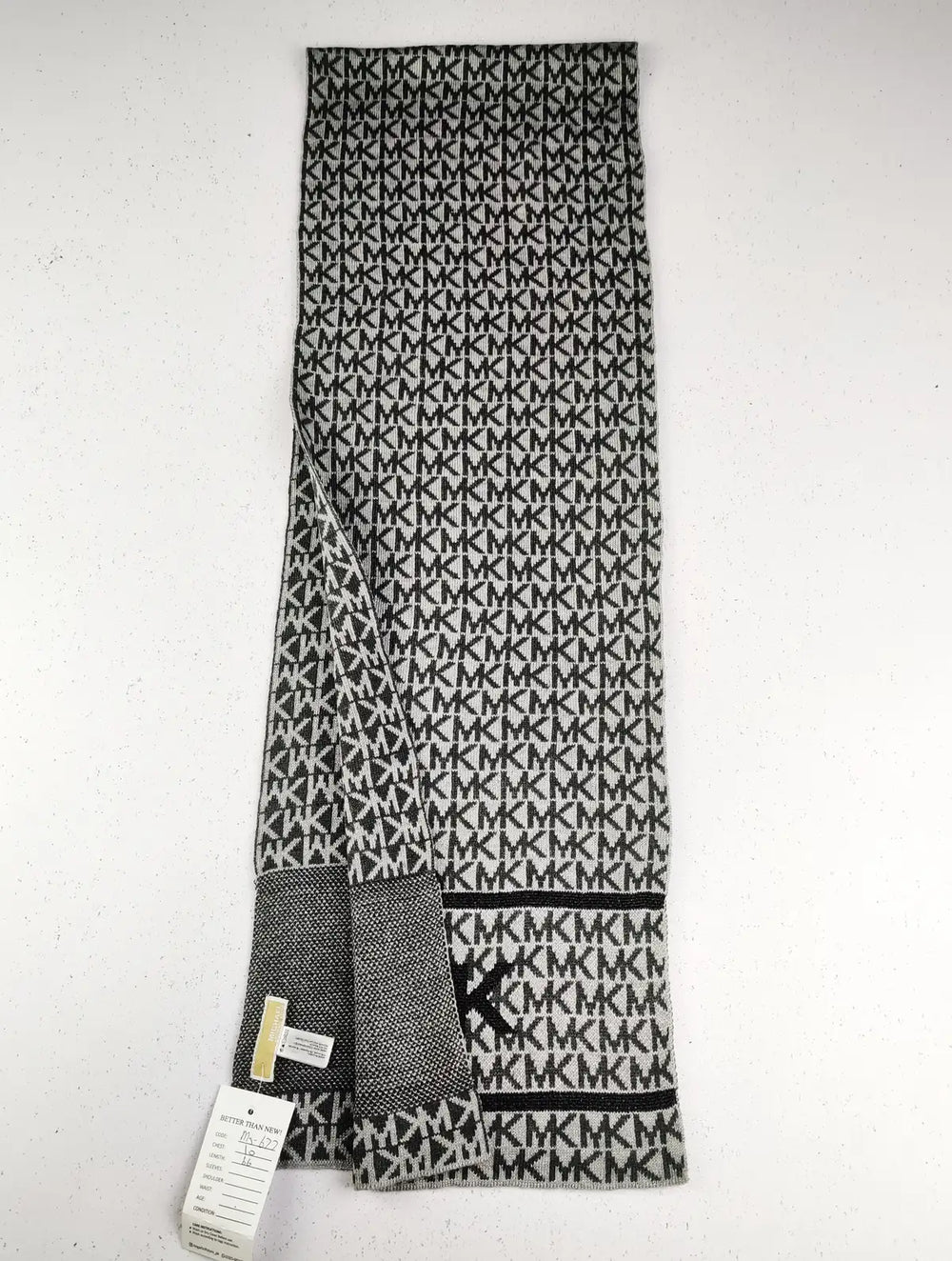 Buy online pre-used pre-loved 100% authentic & Original branded Michael Kors (MS-677) available in Pakistan. Top international brands avilable.