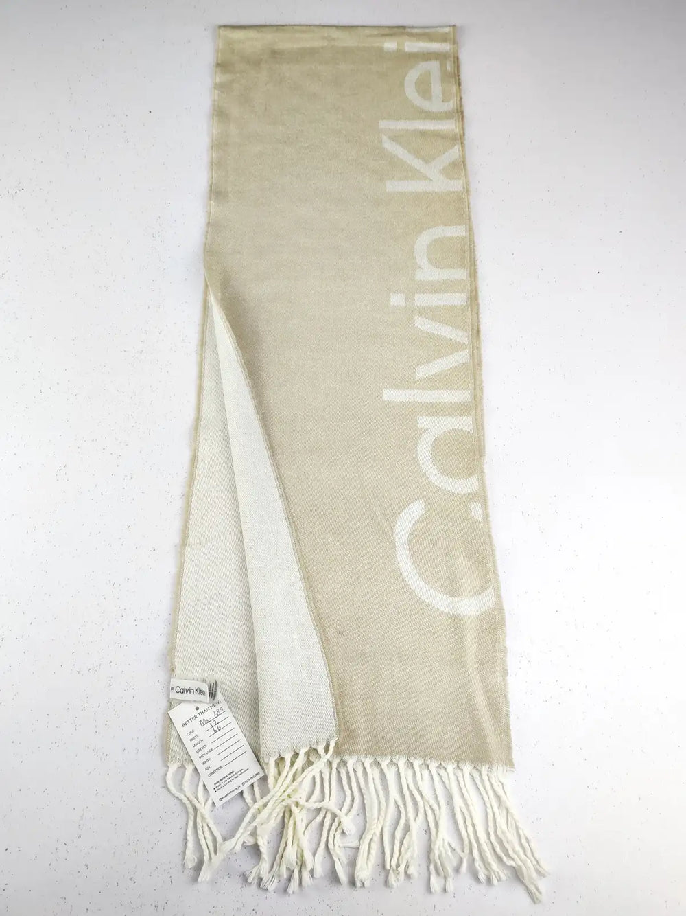 Buy online pre-used pre-loved 100% authentic & Original branded Calvin Klein (MS-689) available in Pakistan. Top international brands avilable.