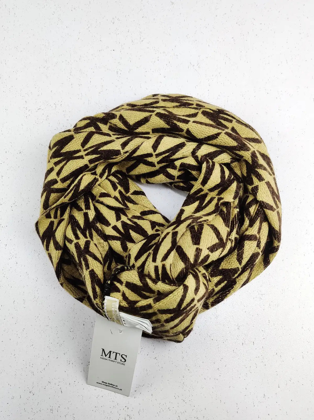 Buy online pre-used pre-loved 100% authentic & Original branded Michael Kors (MS-749) available in Pakistan. Top international brands avilable.