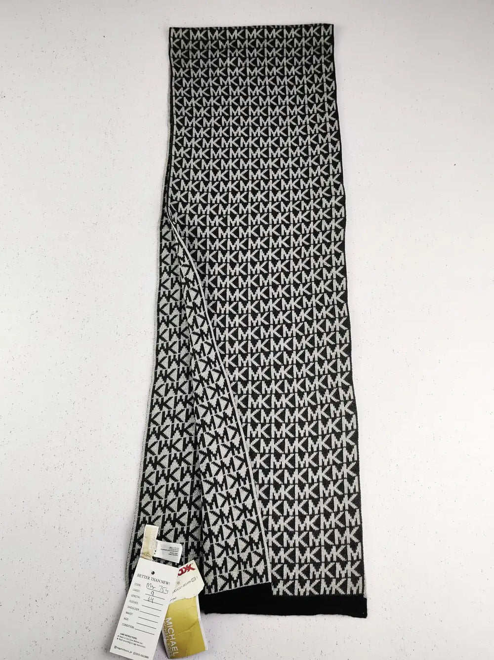 Buy online pre-used pre-loved 100% authentic & Original branded Michael Kors (MS-754) available in Pakistan. Top international brands avilable.