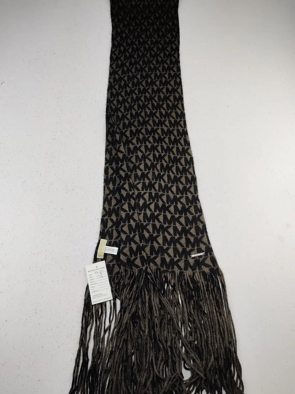 Buy online pre-used pre-loved 100% authentic & Original branded Michael Kors (MS-811) available in Pakistan. Top international brands avilable.