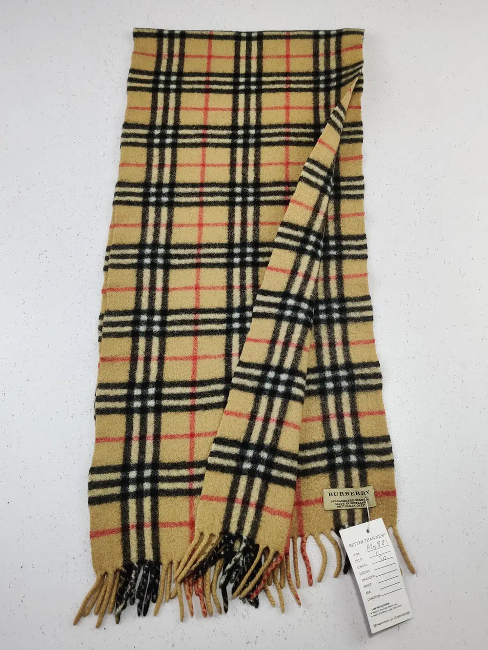 Buy online pre-used pre-loved 100% authentic & Original branded Burberry (MS-881) available in Pakistan. Top international brands avilable.