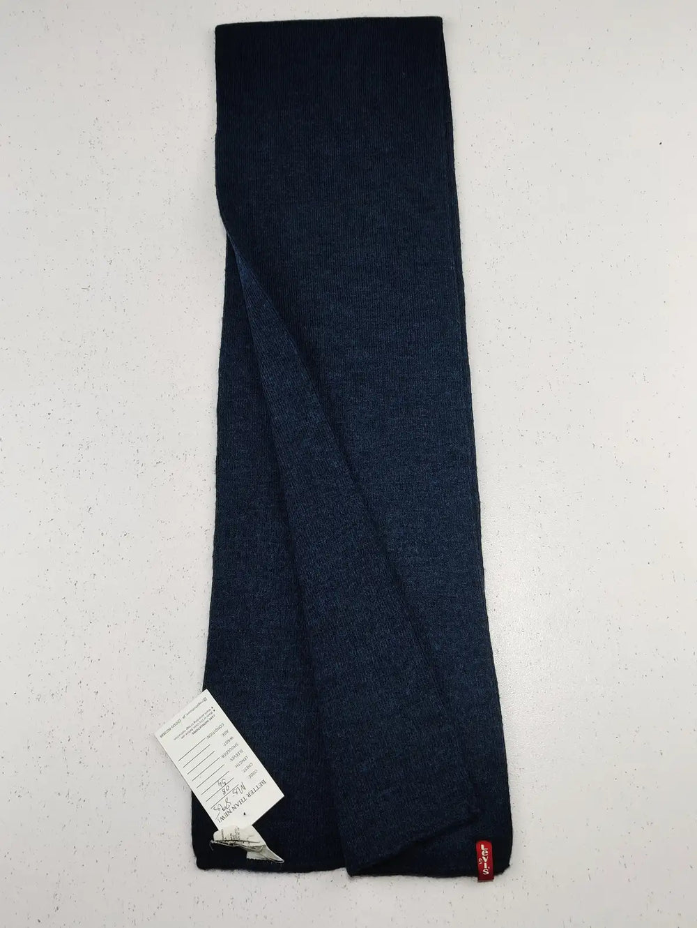 Buy online pre-used pre-loved 100% authentic & Original branded Levis (MS-895) available in Pakistan. Top international brands avilable.