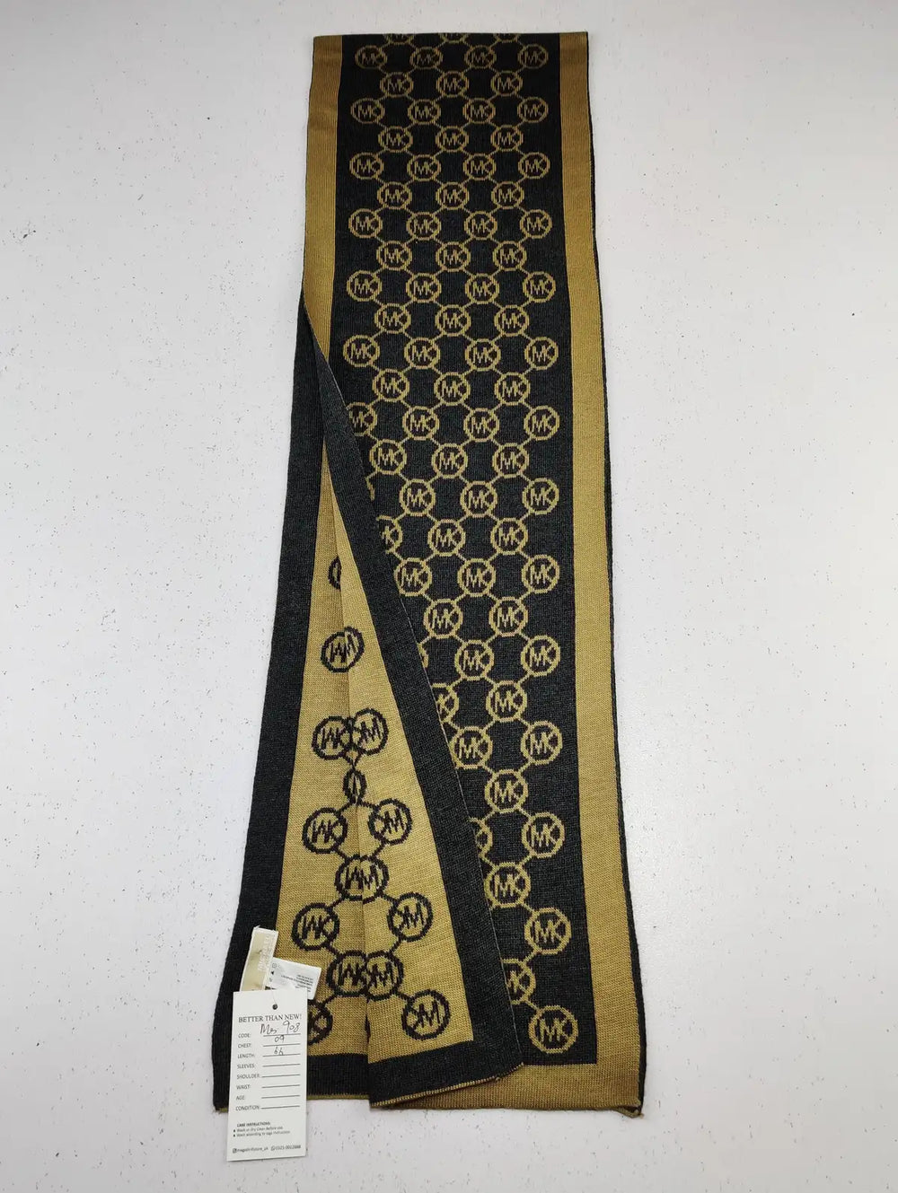 Buy online pre-used pre-loved 100% authentic & Original branded Michael Kors (MS-908) available in Pakistan. Top international brands avilable.