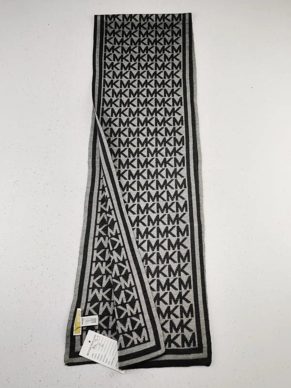 Buy online pre-used pre-loved 100% authentic & Original branded Michael Kors (MS-909) available in Pakistan. Top international brands avilable.