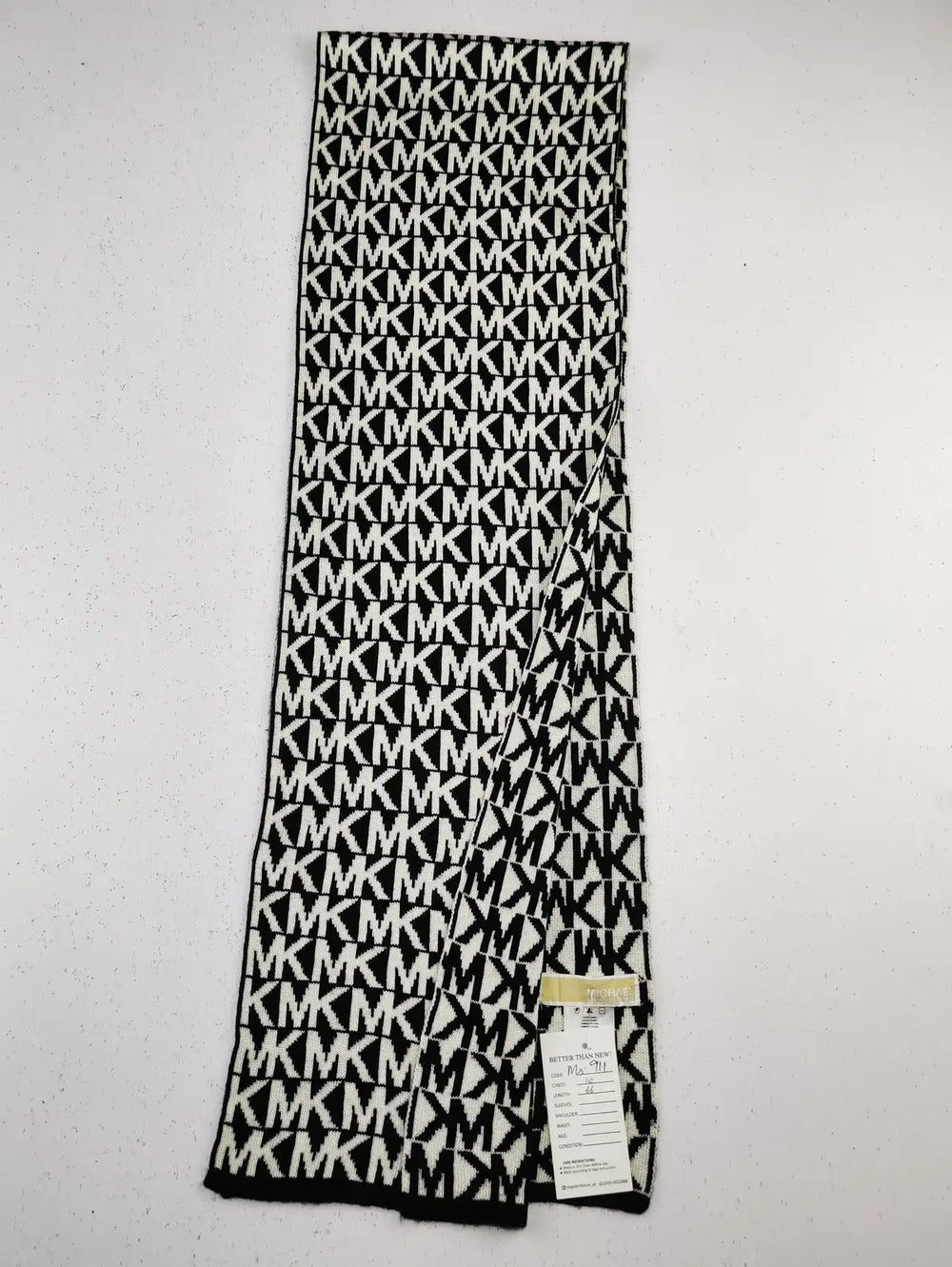 Buy online pre-used pre-loved 100% authentic & Original branded Michael Kors (MS-911) available in Pakistan. Top international brands avilable.