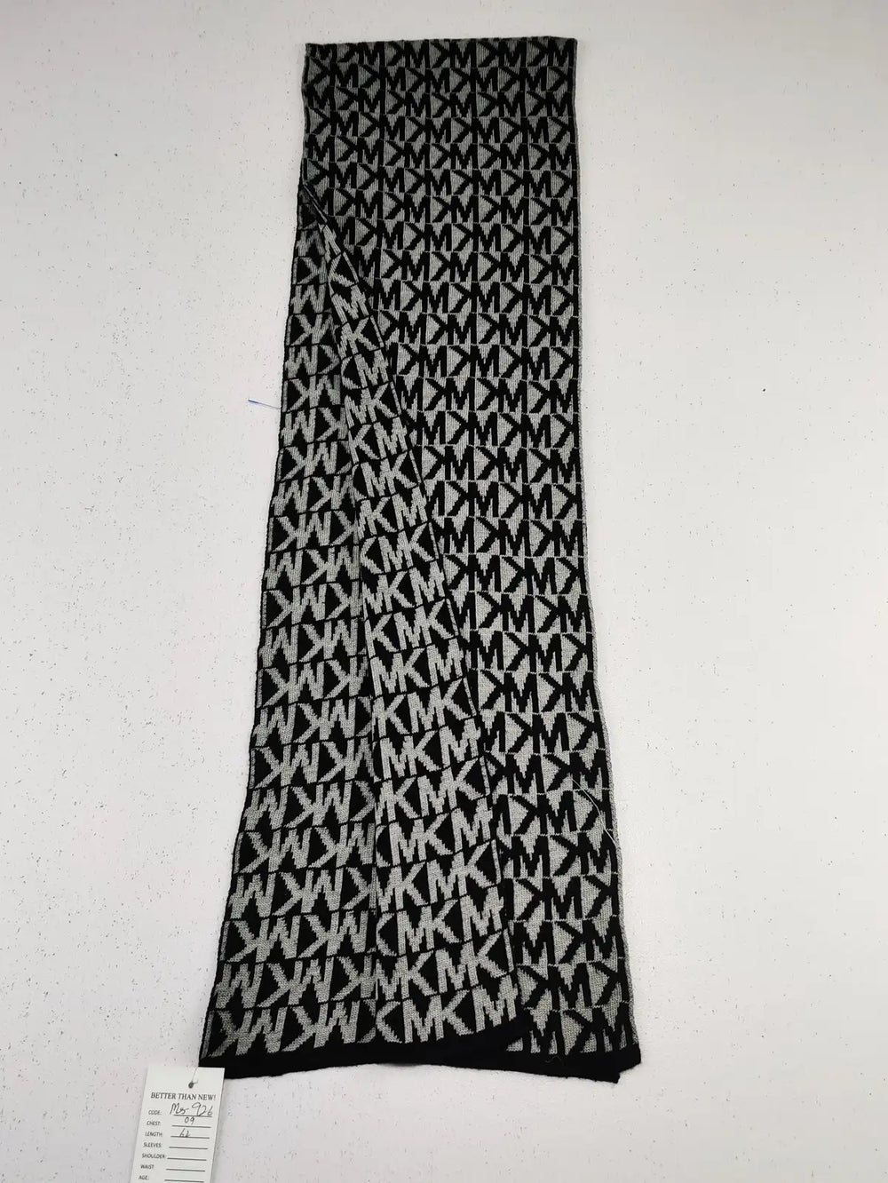 Buy online pre-used pre-loved 100% authentic & Original branded Michael Kors (MS-926) available in Pakistan. Top international brands avilable.