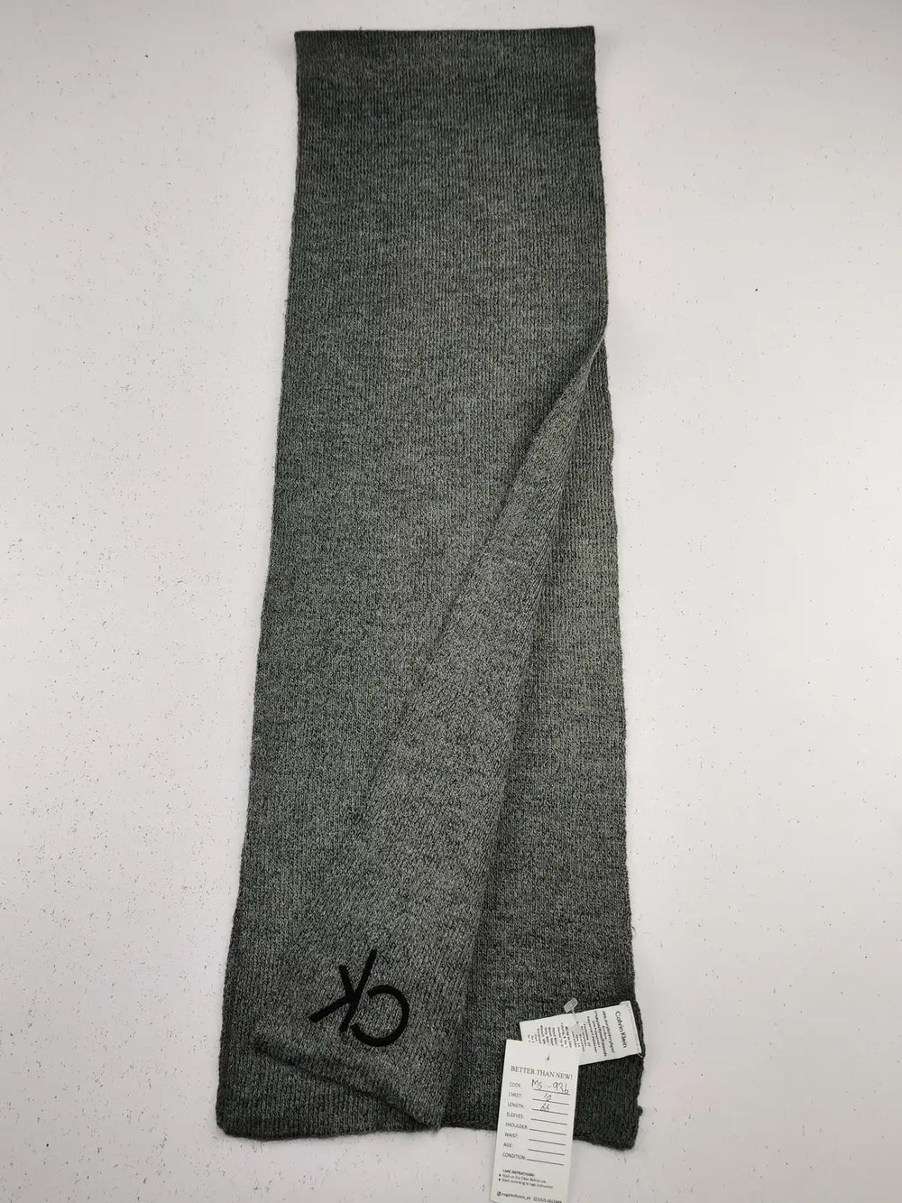 Buy online pre-used pre-loved 100% authentic & Original branded Calvin Klein (MS-936) available in Pakistan. Top international brands avilable.