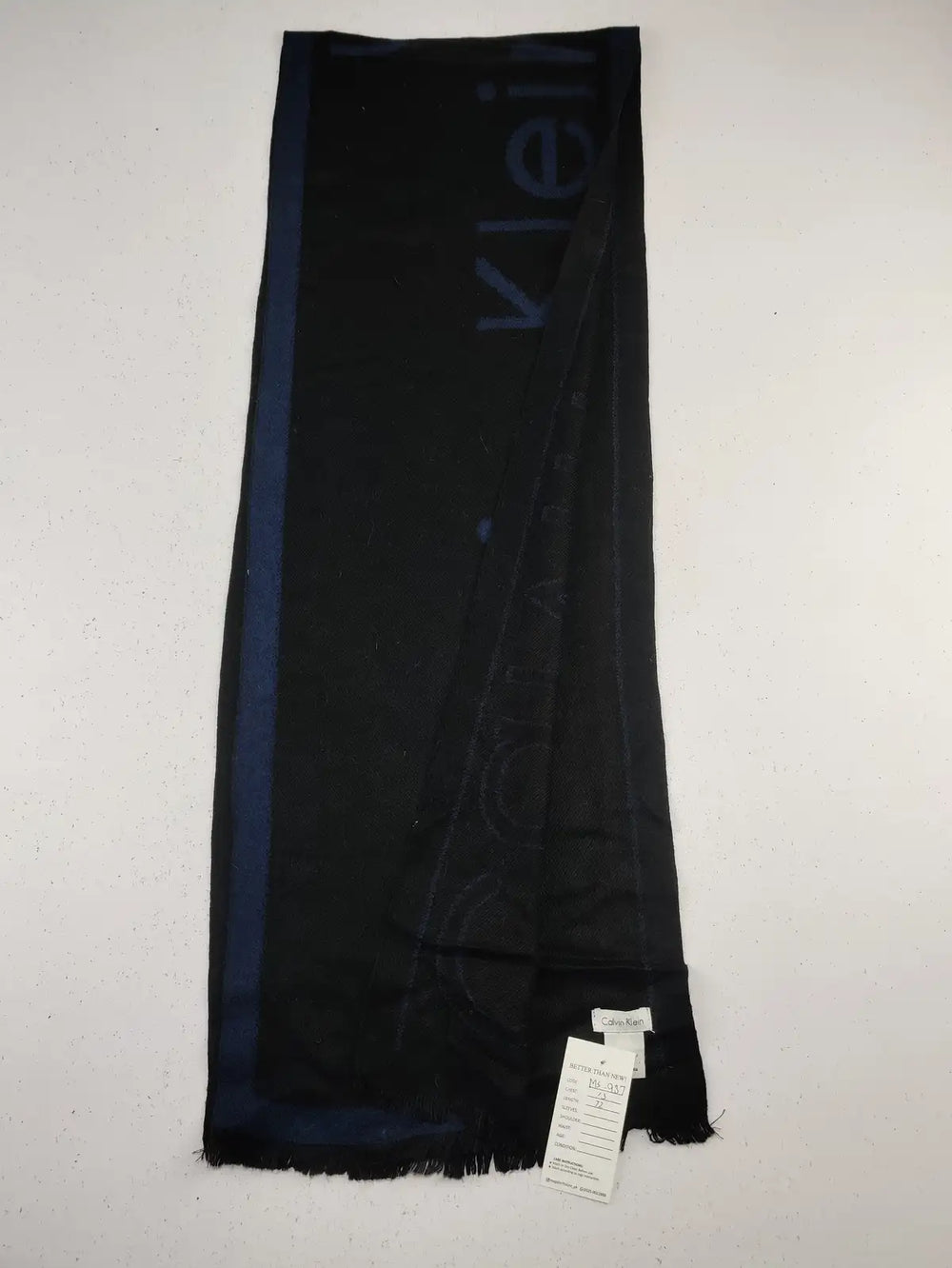 Buy online pre-used pre-loved 100% authentic & Original branded Calvin Klein (MS-937) available in Pakistan. Top international brands avilable.