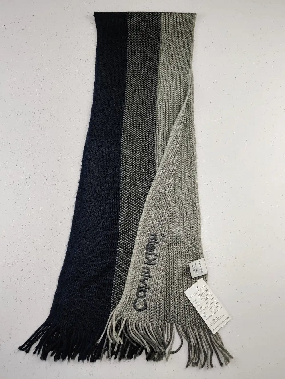 Buy online pre-used pre-loved 100% authentic & Original branded Calvin Klein (MS-943) available in Pakistan. Top international brands avilable.