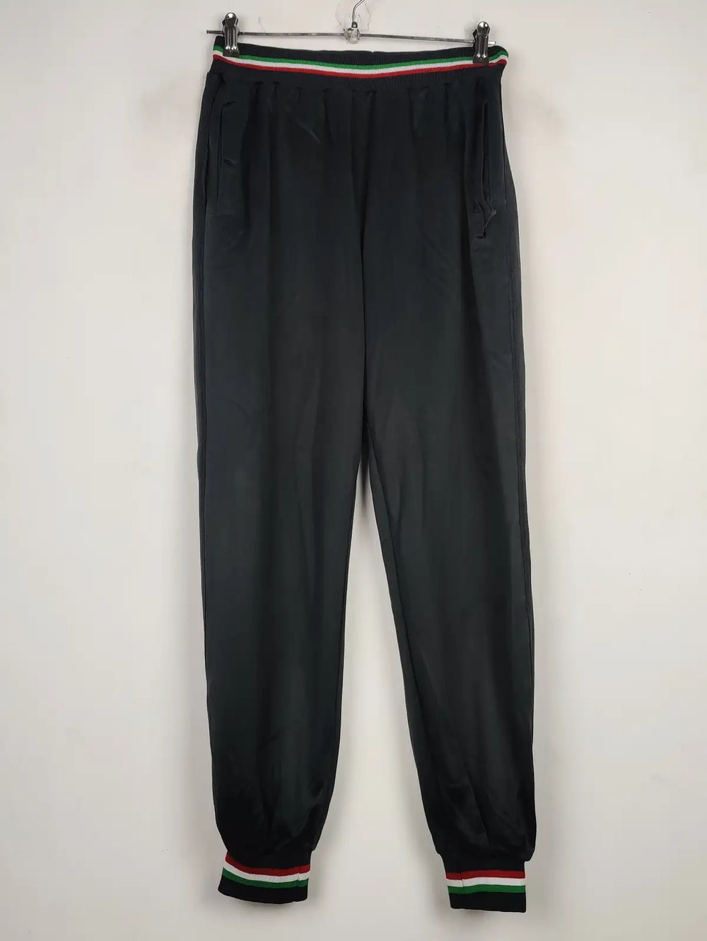 Buy online pre-used pre-loved 100% authentic & Original branded Unknown Brand (MT-1079) available in Pakistan. Top international brands avilable.