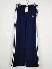 Buy online pre-used pre-loved 100% authentic & Original branded Adidas (MT-1191) available in Pakistan. Top international brands avilable.
