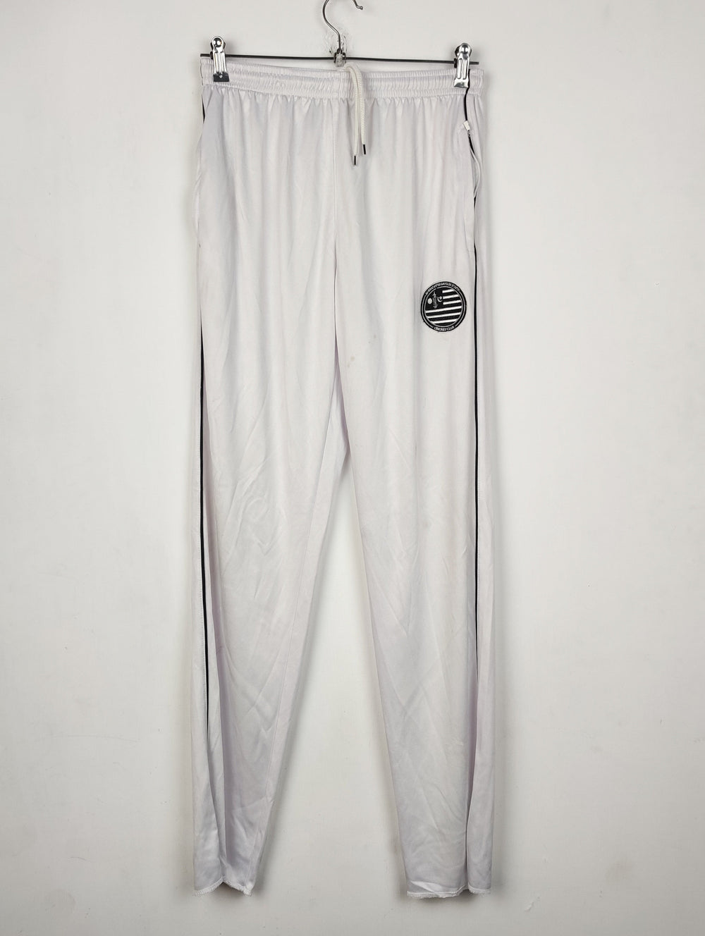 Buy online pre-used pre-loved 100% authentic & Original branded Unknown Brand (MT-1231) available in Pakistan. Top international brands avilable.