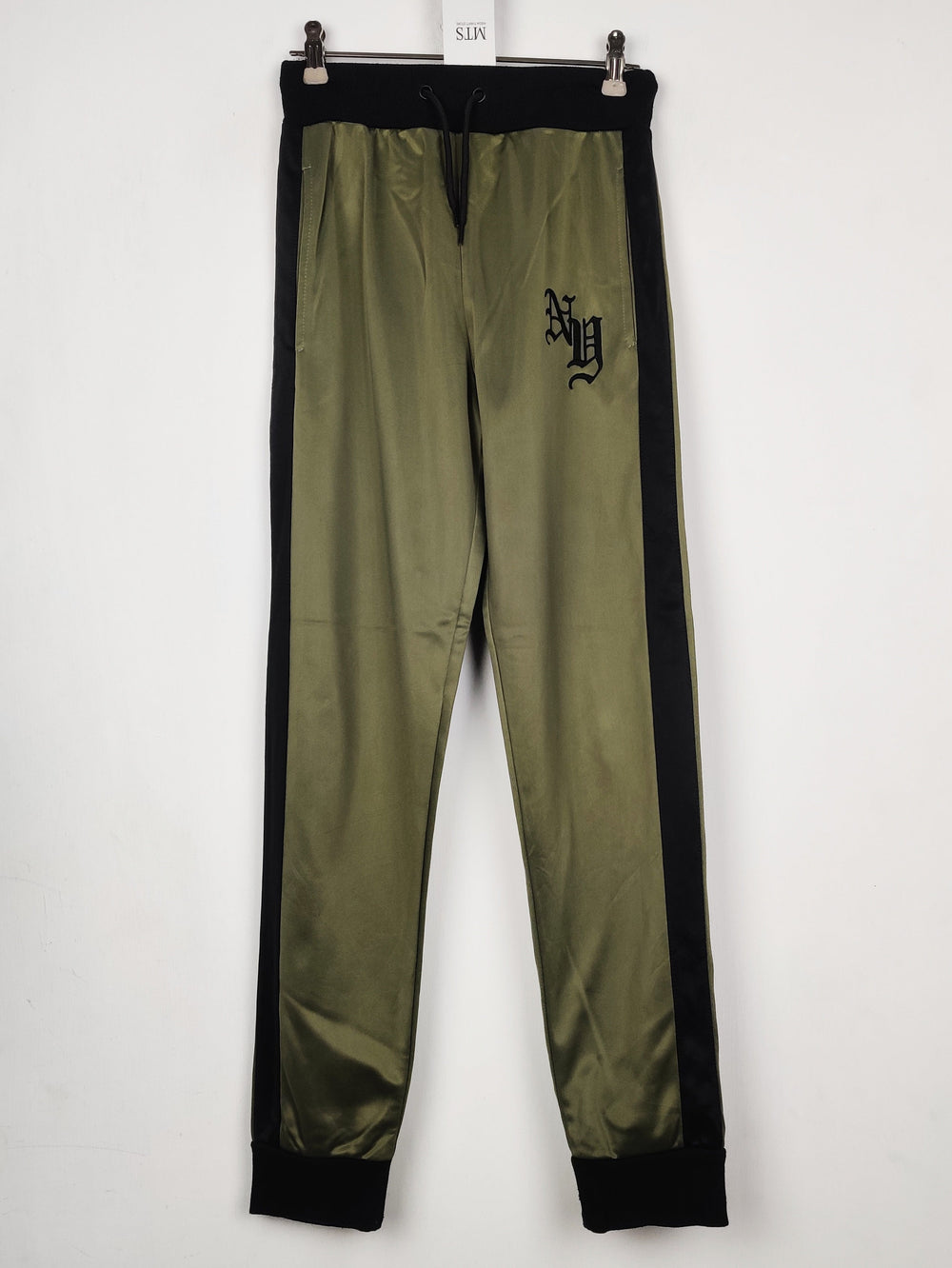 Buy online pre-used pre-loved 100% authentic & Original branded Primark (MT-1244) available in Pakistan. Top international brands avilable.