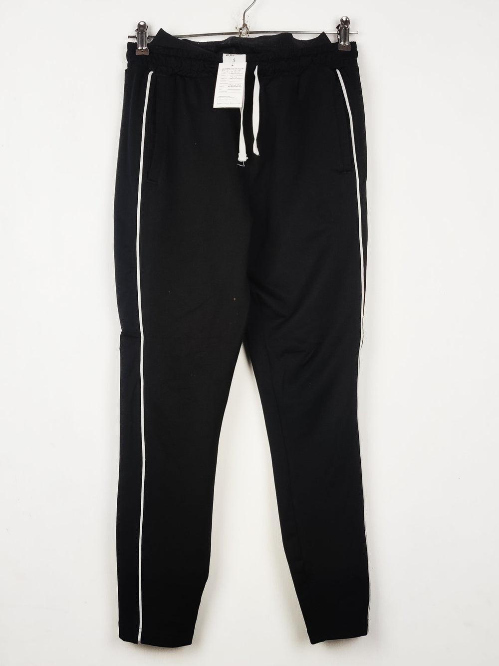 Buy online pre-used pre-loved 100% authentic & Original branded Gymshark (MT-1275) available in Pakistan. Top international brands avilable.