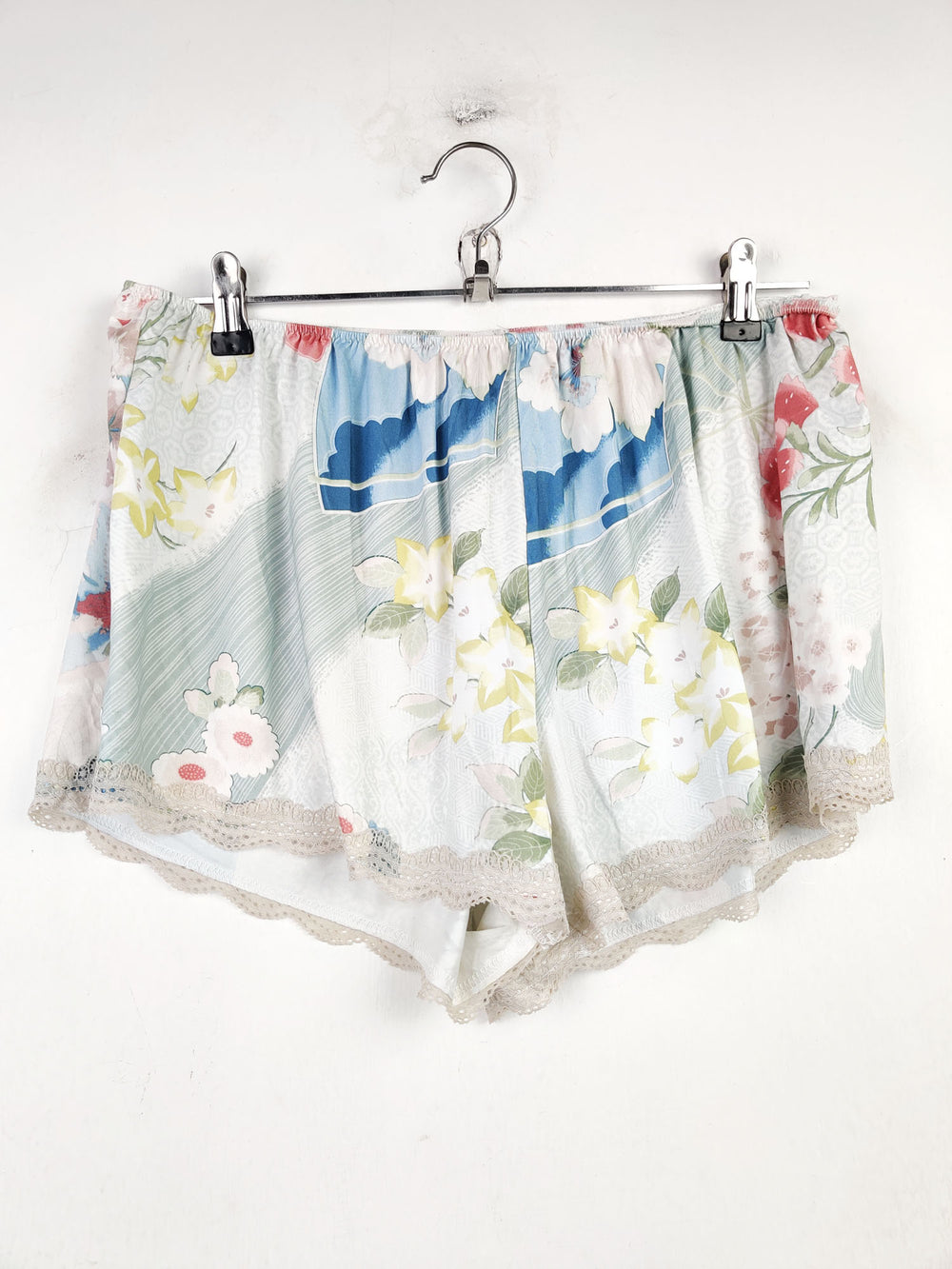 Buy online pre-used pre-loved 100% authentic & Original branded Primark (NL-1004) available in Pakistan. Top international brands avilable.