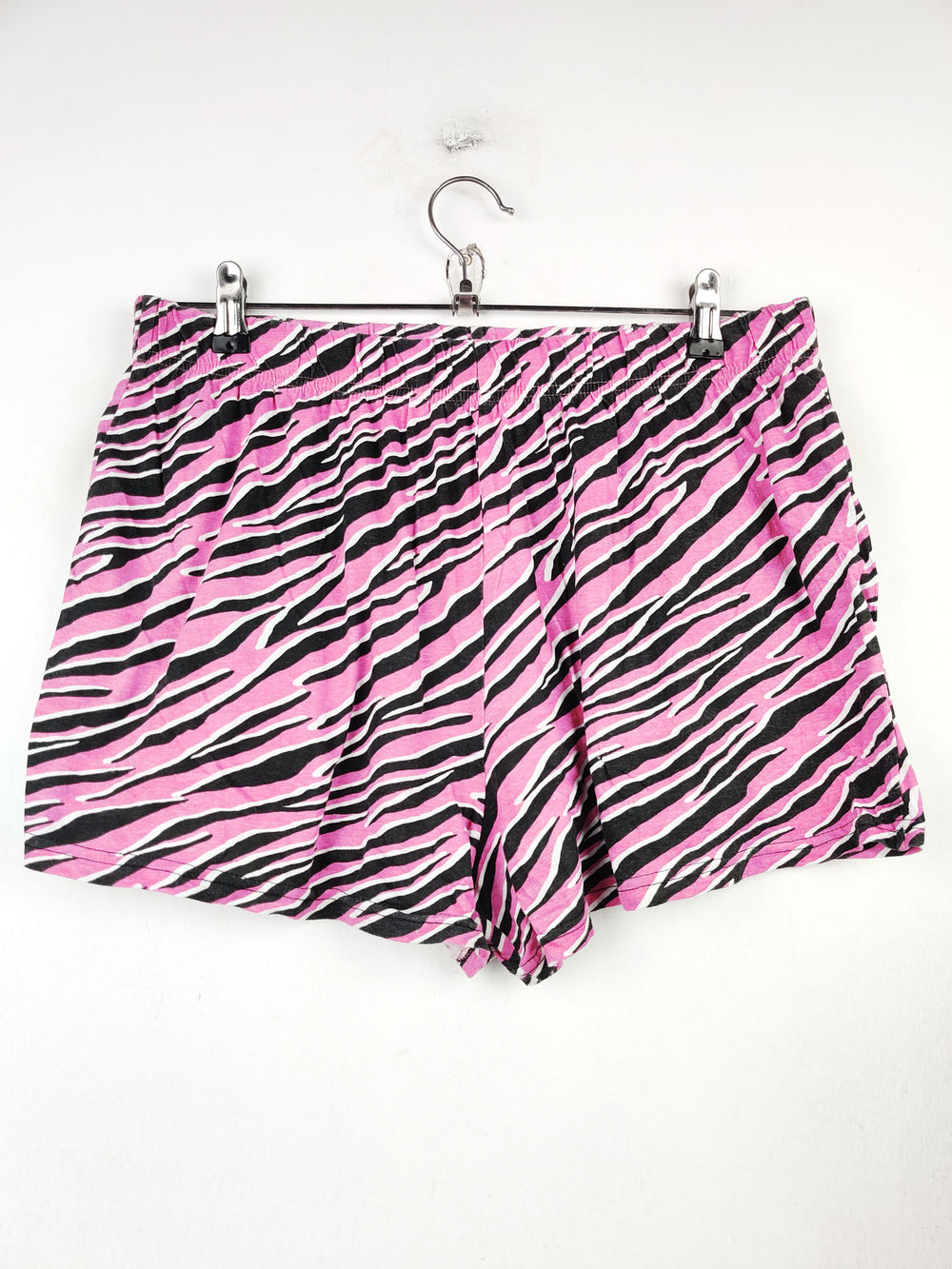 Buy online pre-used pre-loved 100% authentic & Original branded Studio (NL-1051) available in Pakistan. Top international brands avilable.