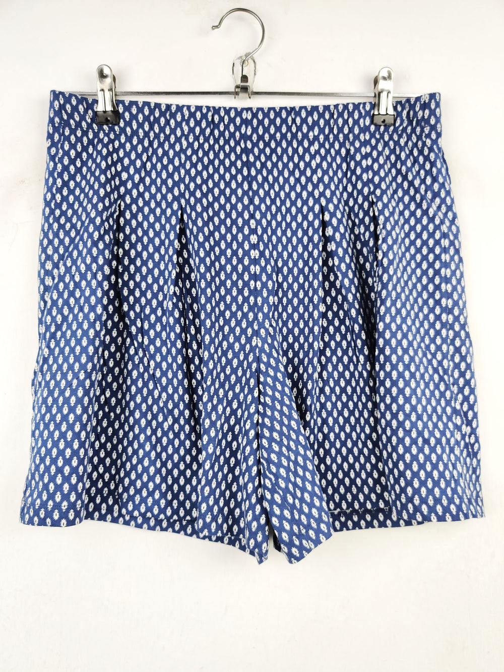 Buy online pre-used pre-loved 100% authentic & Original branded Tu (NL-1053) available in Pakistan. Top international brands avilable.