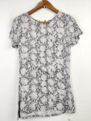 Buy online pre-used pre-loved 100% authentic & Original branded Marks & Spencer (NL-1148) available in Pakistan. Top international brands avilable.