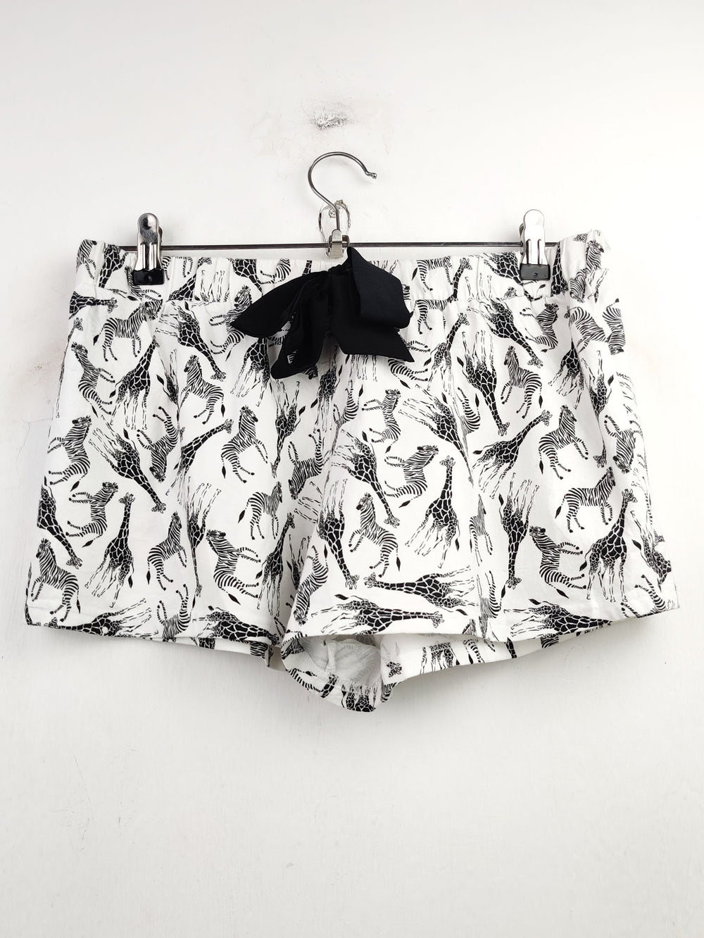 Buy online pre-used pre-loved 100% authentic & Original branded Boux Avenue (NL-1231) available in Pakistan. Top international brands avilable.