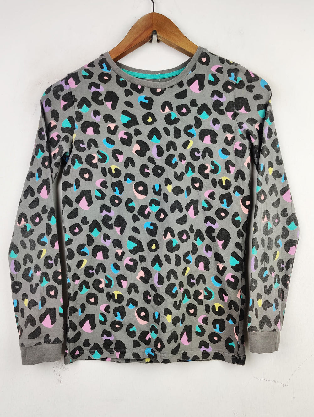 Buy online pre-used pre-loved 100% authentic & Original branded Marks & Spencer (NL-1314) available in Pakistan. Top international brands avilable.