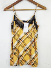 Buy online pre-used pre-loved 100% authentic & Original branded New Look (NL-1535) available in Pakistan. Top international brands avilable.