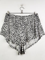 Buy online pre-used pre-loved 100% authentic & Original branded Missguided (NL-1540) available in Pakistan. Top international brands avilable.