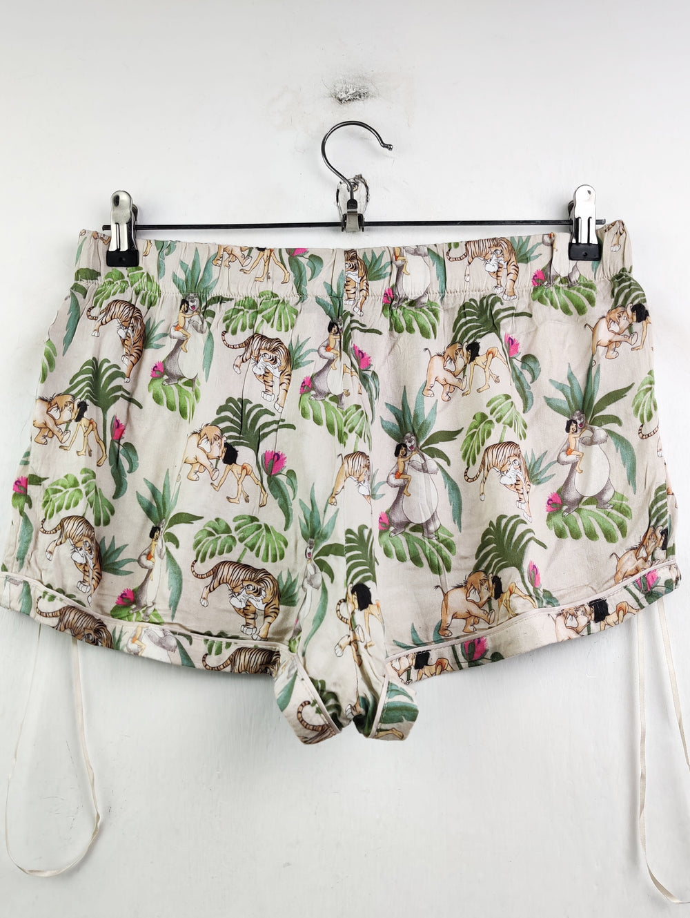 Buy online pre-used pre-loved 100% authentic & Original branded Primark (NL-1550) available in Pakistan. Top international brands avilable.