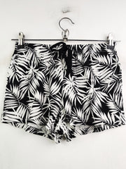 Buy online pre-used pre-loved 100% authentic & Original branded George (NL-1563) available in Pakistan. Top international brands avilable.