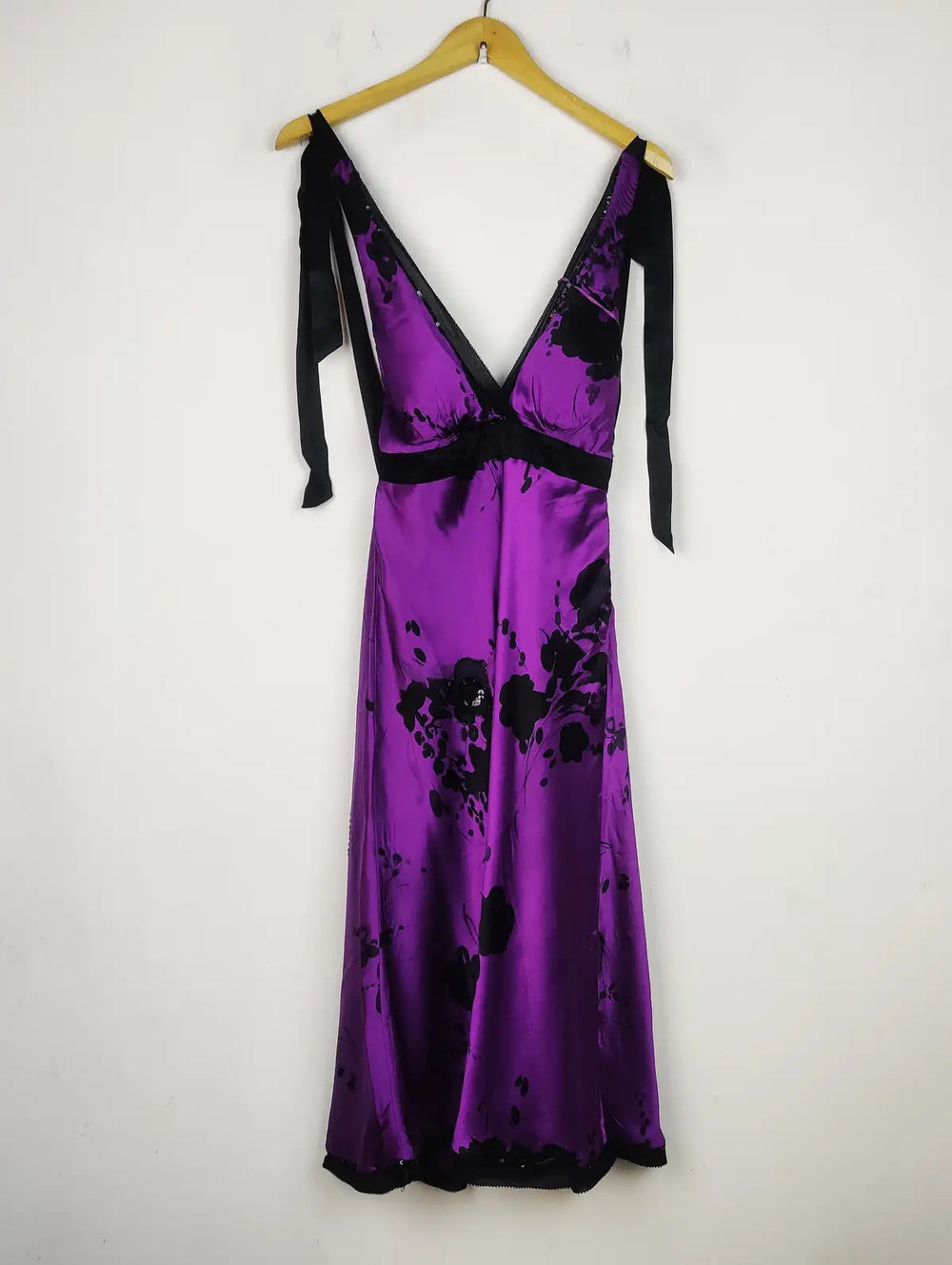 Buy online pre-used pre-loved 100% authentic & Original branded Oasis (NL-1701) available in Pakistan. Top international brands avilable.