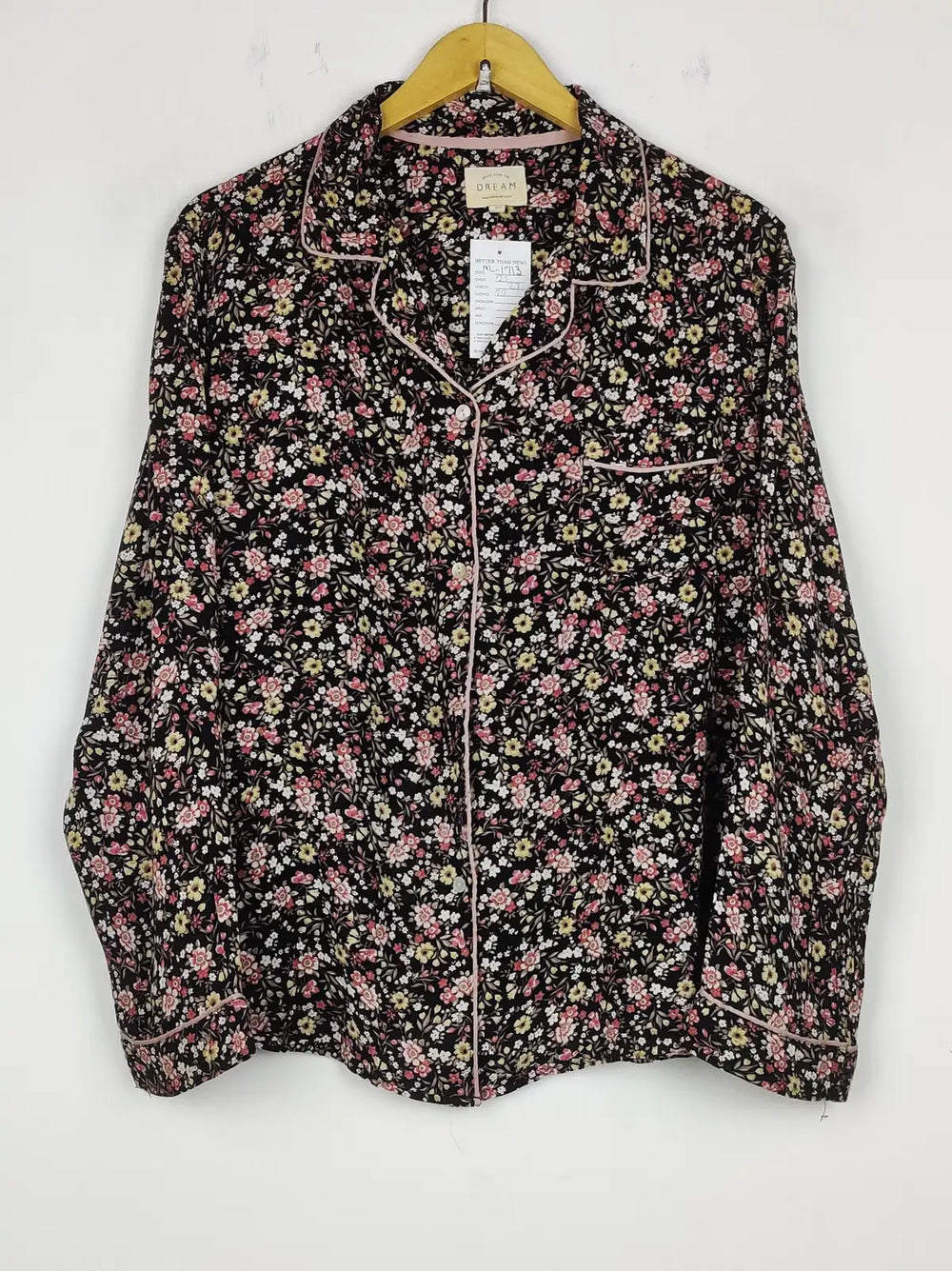 Buy online pre-used pre-loved 100% authentic & Original branded Dream (NL-1713) available in Pakistan. Top international brands avilable.