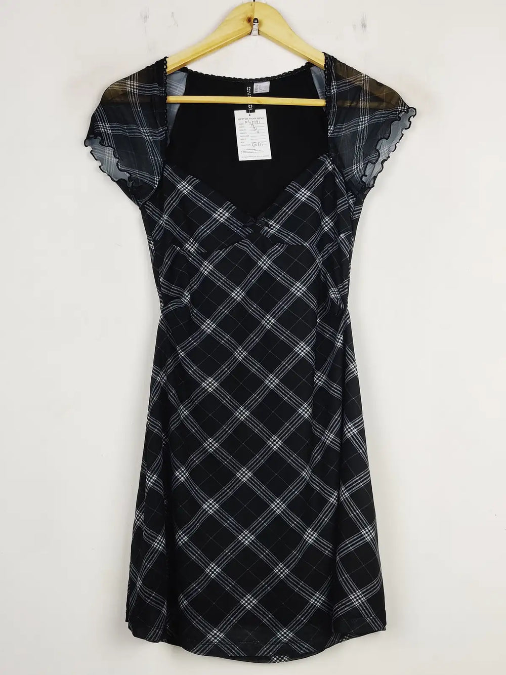 Buy online pre-used pre-loved 100% authentic & Original branded H&M (NL-1771) available in Pakistan. Top international brands avilable.