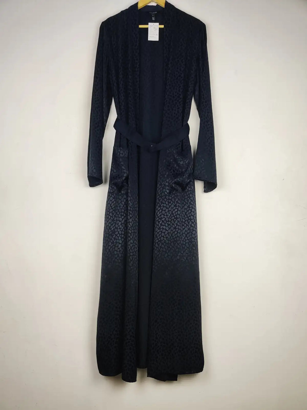 Buy online pre-used pre-loved 100% authentic & Original branded Long Tall Sally (NL-2100) available in Pakistan. Top international brands avilable.