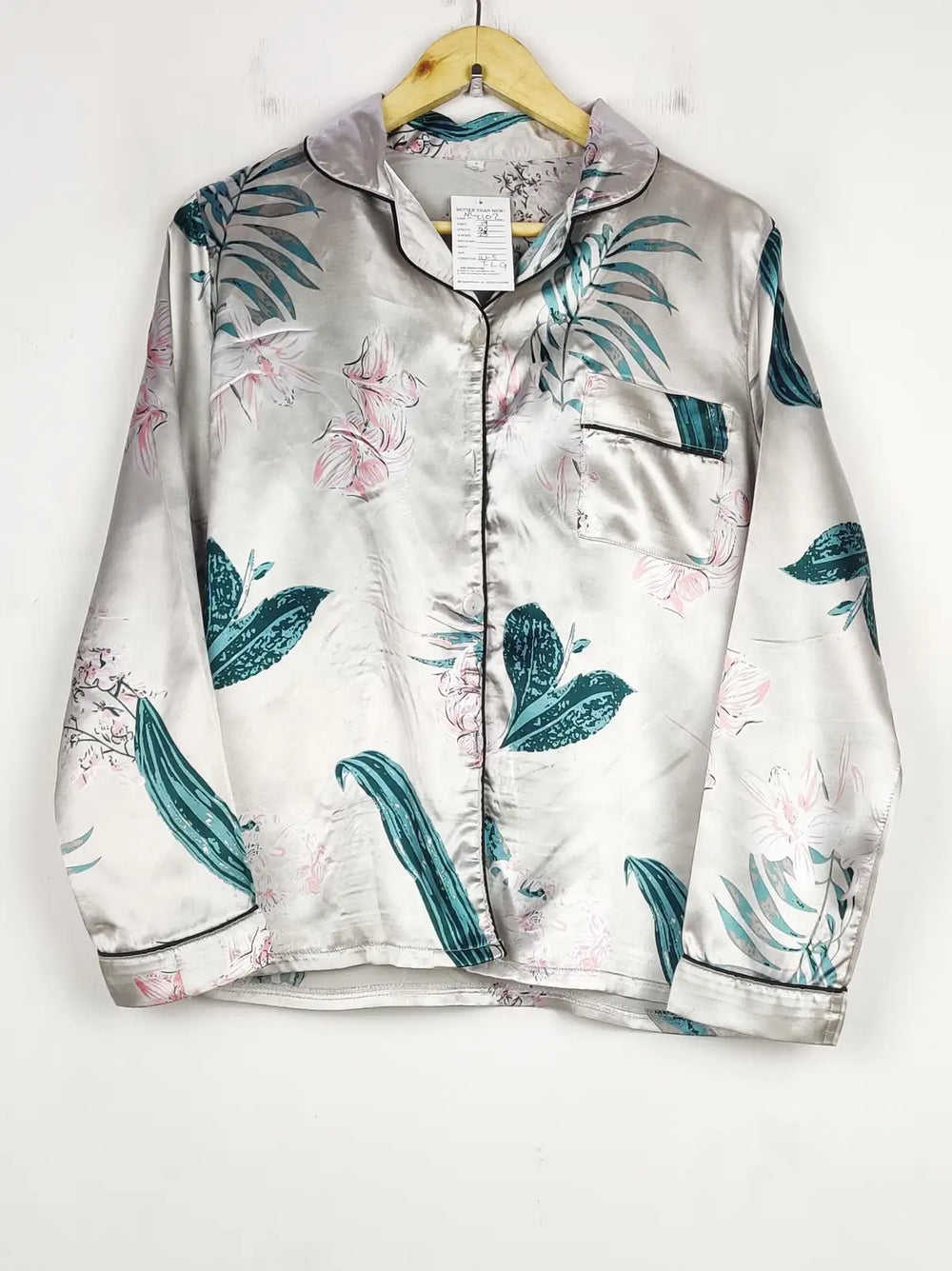 Buy online pre-used pre-loved 100% authentic & Original branded Unknown Brand (NL-2102) available in Pakistan. Top international brands avilable.