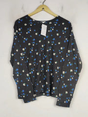 Buy online pre-used pre-loved 100% authentic & Original branded Mark & Spencer (NL-2188) available in Pakistan. Top international brands avilable.