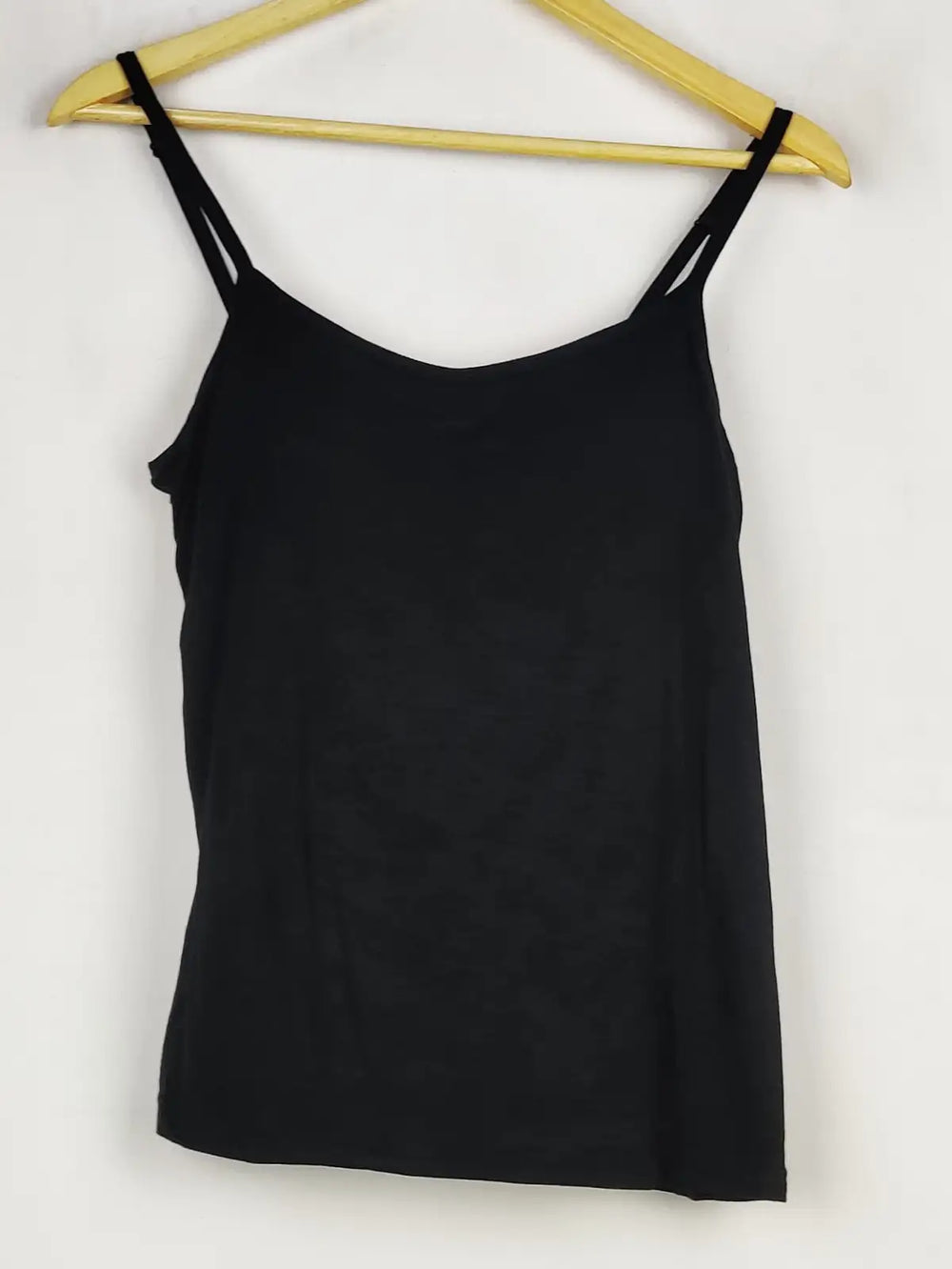 Buy online pre-used pre-loved 100% authentic & Original branded Unknown Brand (NL-2263) available in Pakistan. Top international brands avilable.