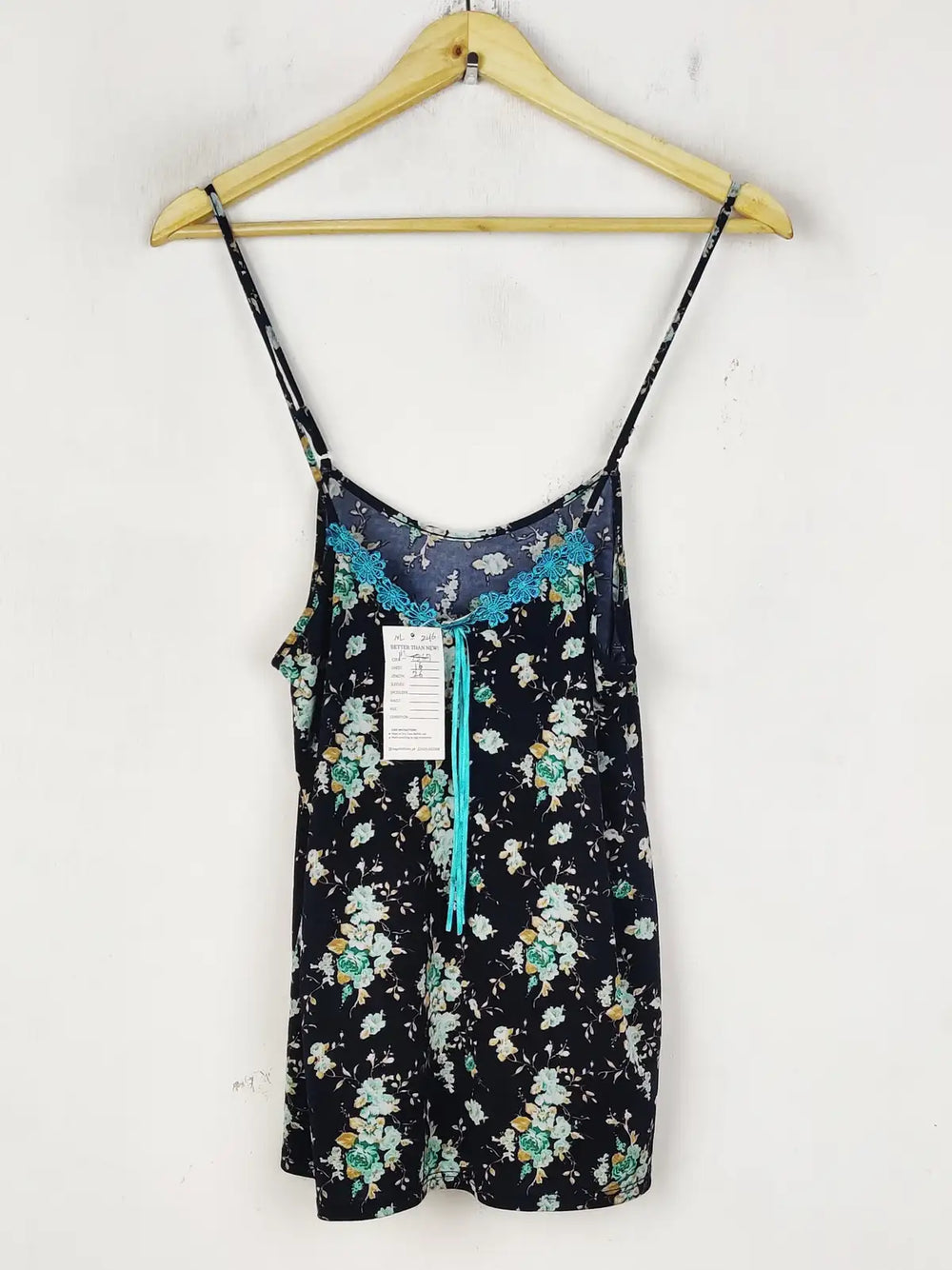 Buy online pre-used pre-loved 100% authentic & Original branded Unknown Brand (NL-2415) available in Pakistan. Top international brands avilable.
